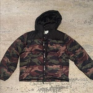 Aeropostale camouflage puffer Jacket